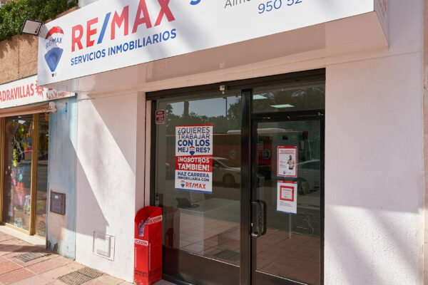 Reformas de fachadas de locales en Almería
