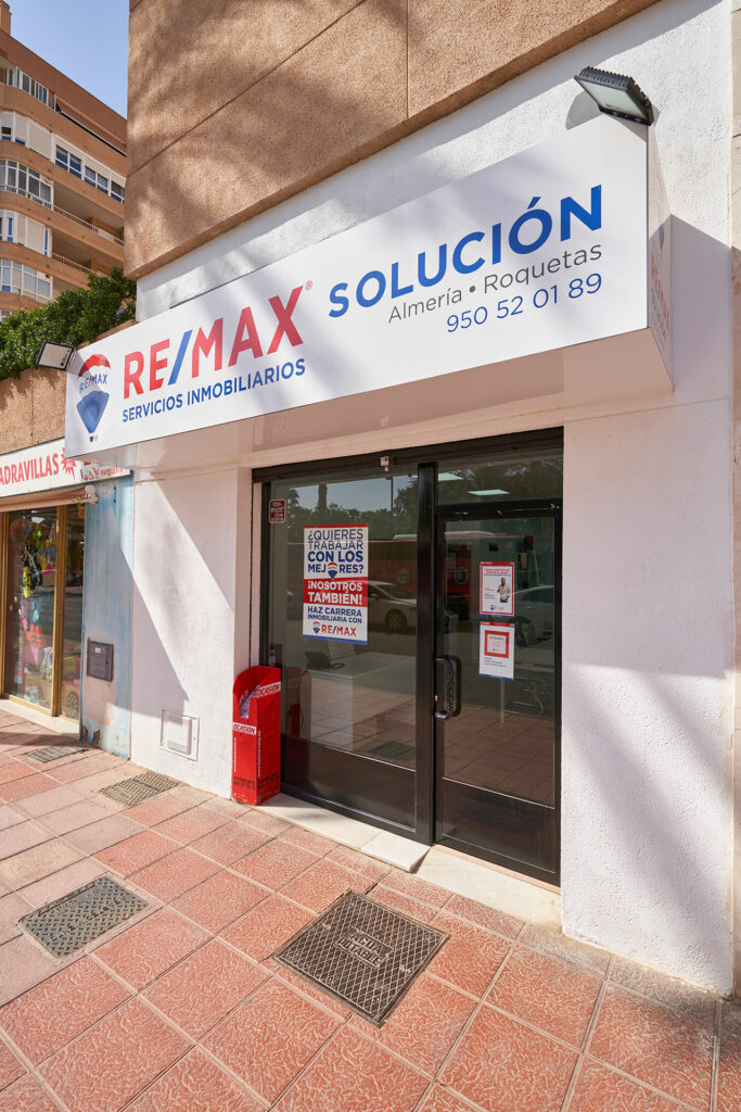 Reformas de fachadas de locales en Almería